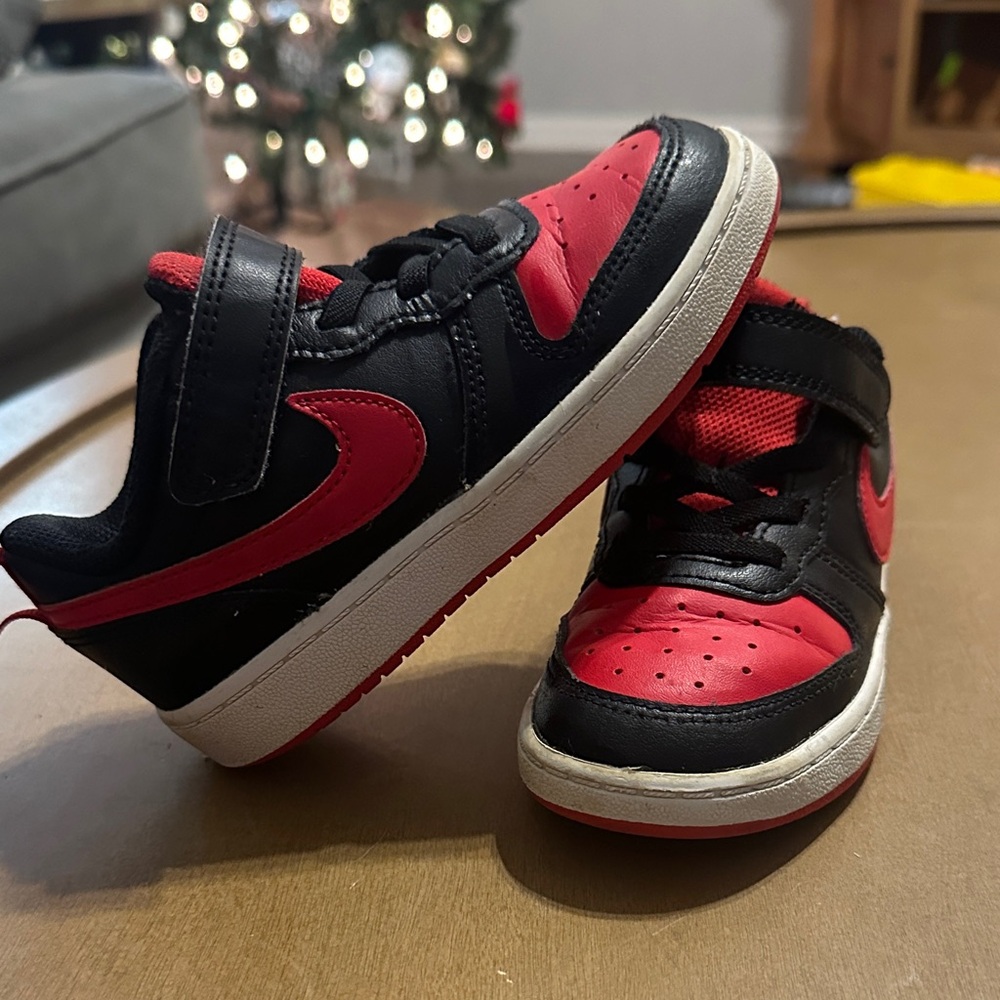Nike Kids Black and Red Sneakers